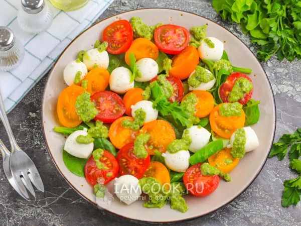 Фото блюда: Капрезе с моцареллой и песто