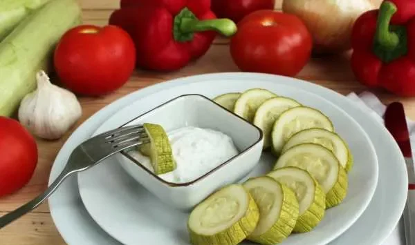 Фото блюда: Запеченный кабачок с сырным соусом