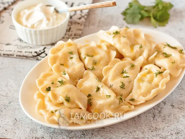 Фото блюда: Вареники с жареным луком, яйцом и творогом