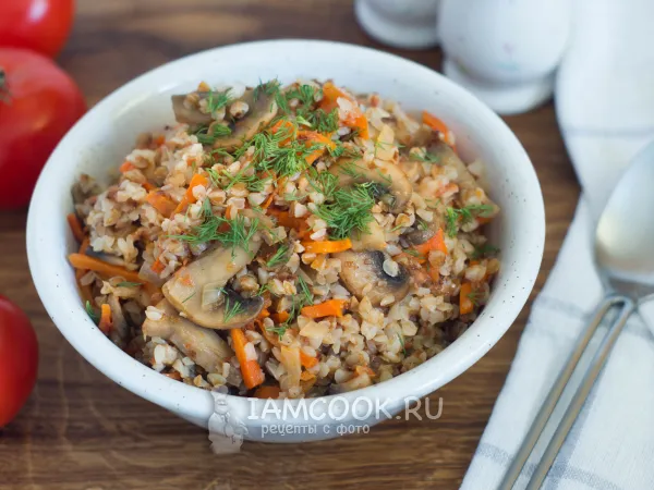 Фото блюда: Гречка с грибами и помидорами