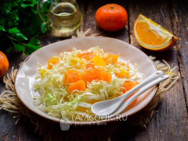 Фото блюда: Салат с пекинской капустой, апельсином и мандарином