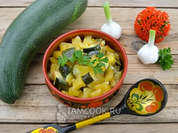 Фото блюда: Постное рагу из кабачков с картошкой в мультиварке