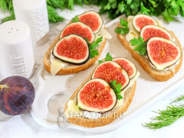 Фото блюда: Бутерброды с инжиром и сыром