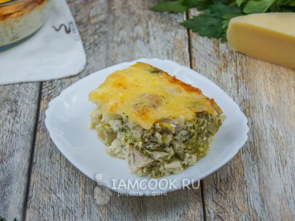 Фото блюда: Запеканка из куриной грудки и брокколи в духовке