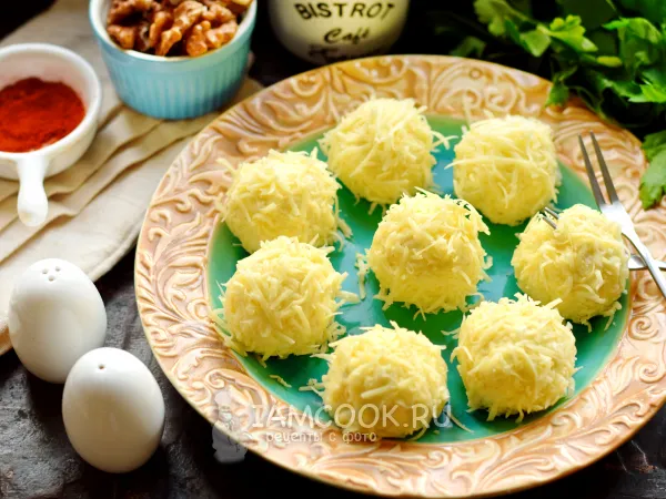 Фото блюда: Закуска «Рафаэлло» с грецким орехом