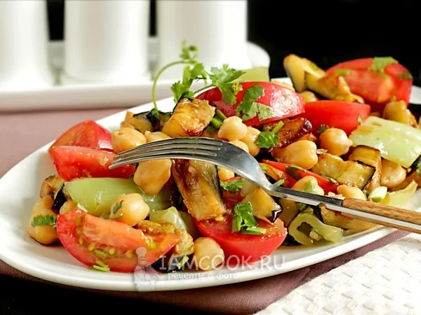 Фото блюда: Салат с баклажанами и нутом