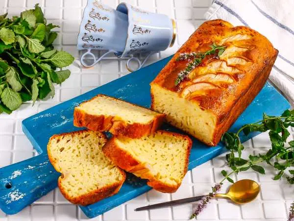 Фото блюда: Манник с грушей на кефире