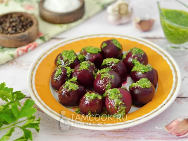 Фото блюда: Салат из мелкой свеклы