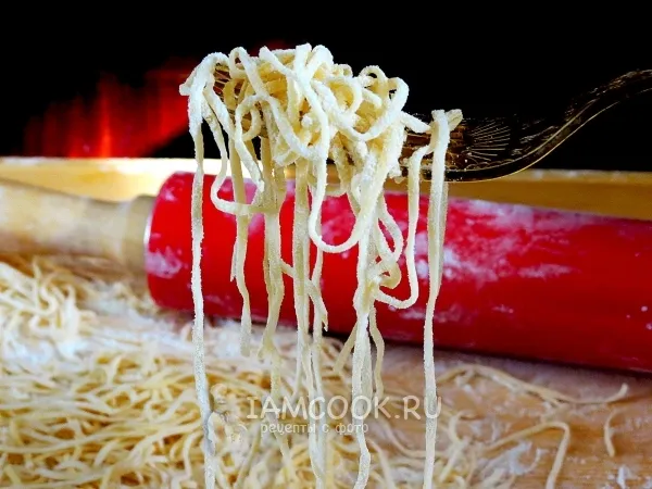 Фото блюда: Домашняя лапша двух видов