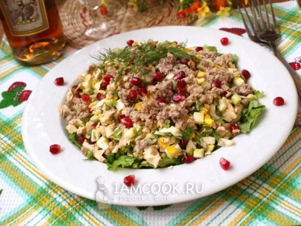 Фото блюда: Салат с курицей и гранатом