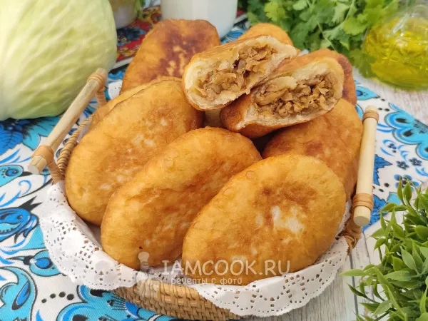 Фото блюда: Жареные пирожки с капустой и фаршем