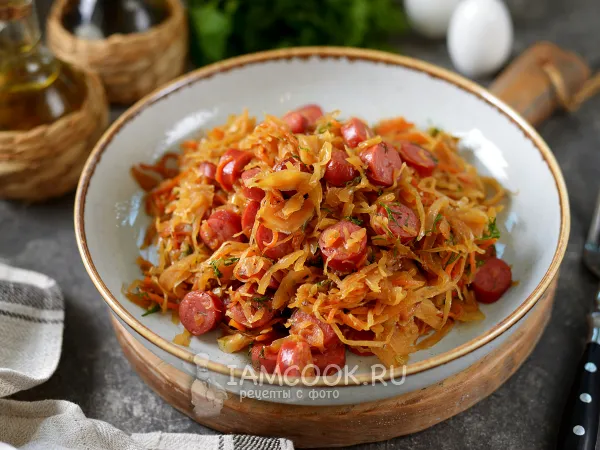 Фото блюда: Тушеная квашеная капуста с охотничьими колбасками