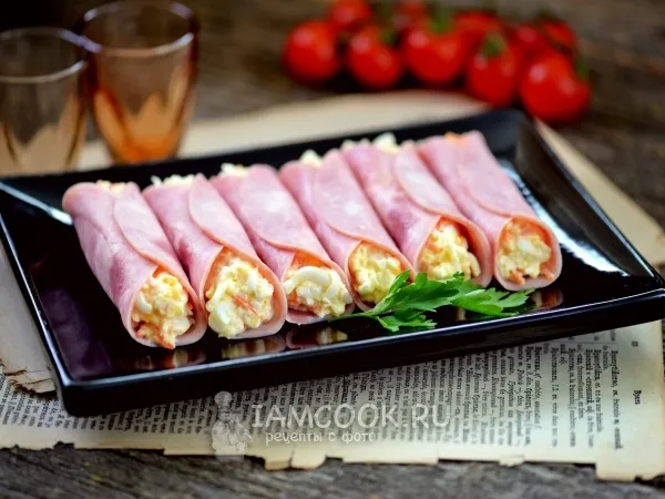 Фото блюда: Рулетики из ветчины с сыром и корейской морковью