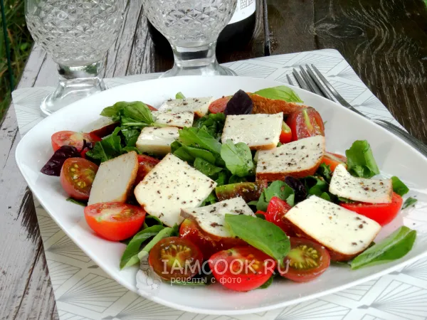 Фото блюда: Салат с копченым сыром