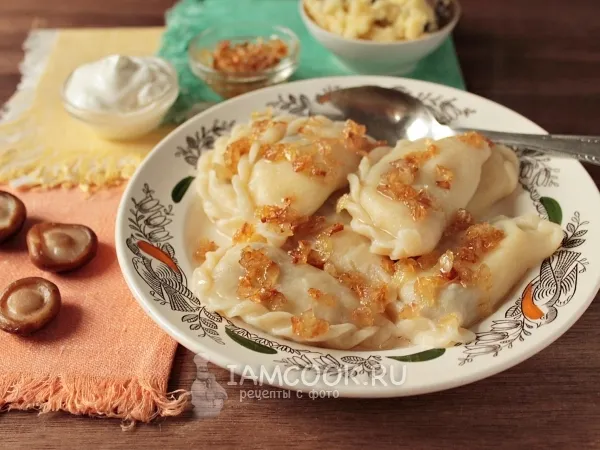 Фото блюда: Вареники из заварного теста с картошкой и грибами