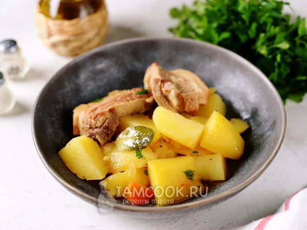 Фото блюда: Жаркое с ребрышками и картошкой