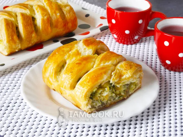 Фото блюда: Пирог с минтаем из слоеного теста