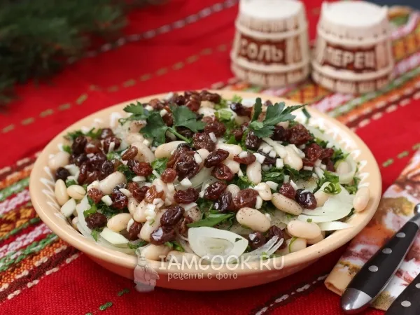 Фото блюда: Салат из фасоли с изюмом