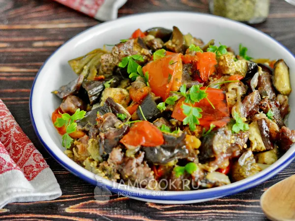 Фото блюда: Баранина с овощами в духовке в казане