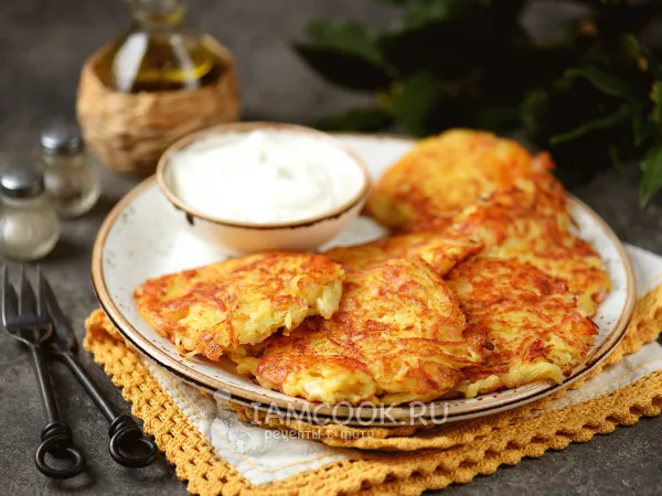 Фото блюда: Драники с сосисками и сыром