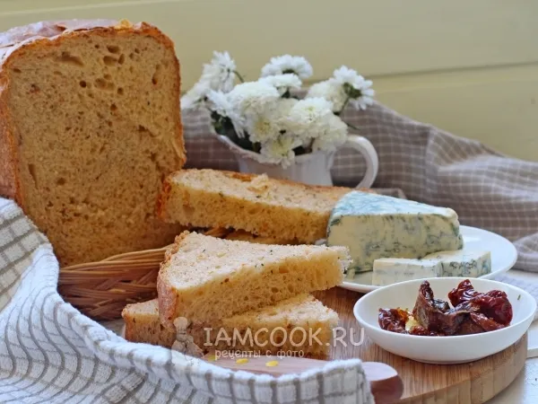 Фото блюда: Хлеб с вялеными томатами и сыром