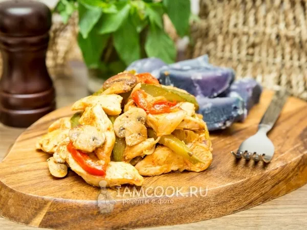 Фото блюда: Жареные соленые огурцы с курицей