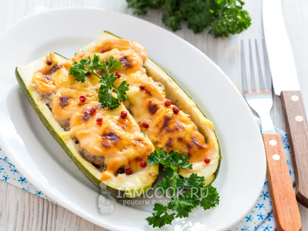 Фото блюда: Кабачки с фаршем под сметанно-томатным соусом с сыром