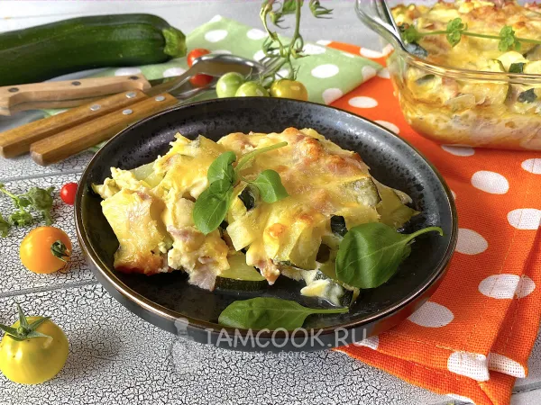 Фото блюда: Запеканка из кабачков с ветчиной и сыром