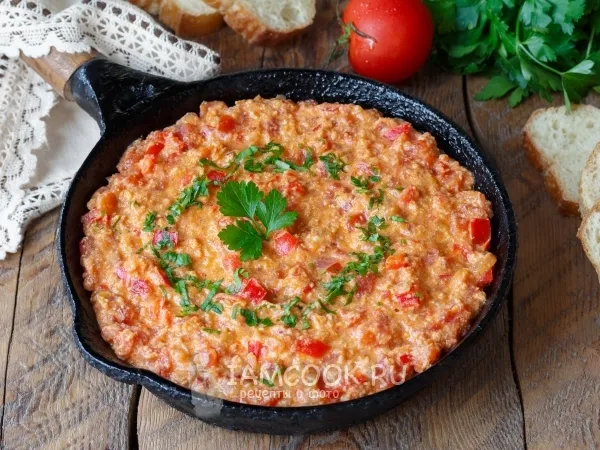 Фото блюда: Менемен (турецкая яичница / омлет)