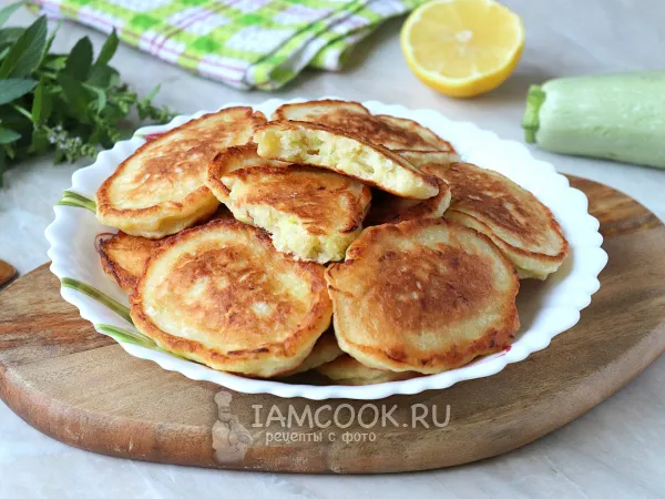 Фото блюда: Сладкие оладьи из кабачков на кефире (пышные)