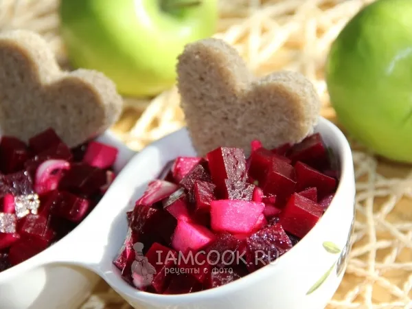 Фото блюда: Салат со свёклой и яблоком