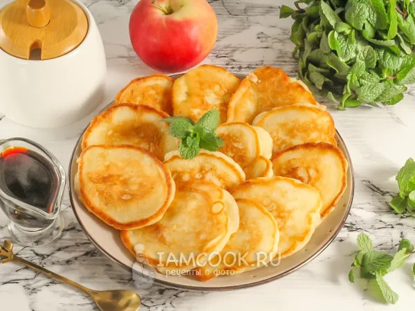 Фото блюда: Оладьи на кефире с манкой и яблоками