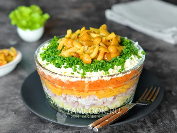 Фото блюда: Салат «Лесная сказка» с опятами