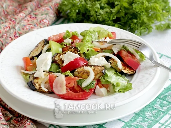 Фото блюда: Овощной салат из баклажанов с брынзой