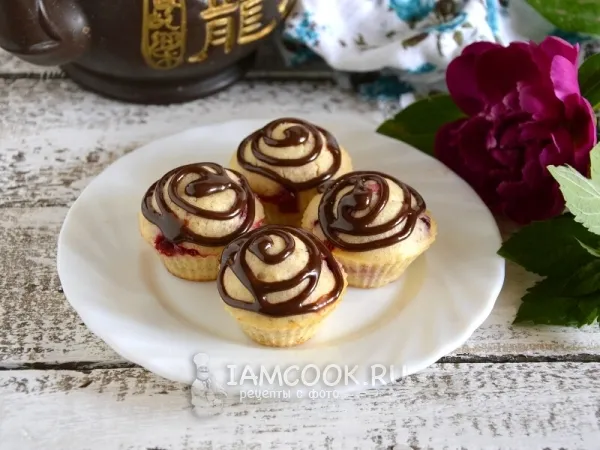 Фото блюда: Маффины «конфетки» с брусникой