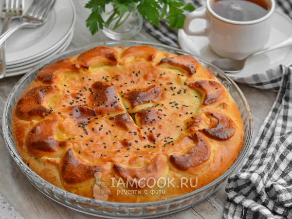 Фото блюда: Пирог с сайрой и рисом из дрожжевого теста