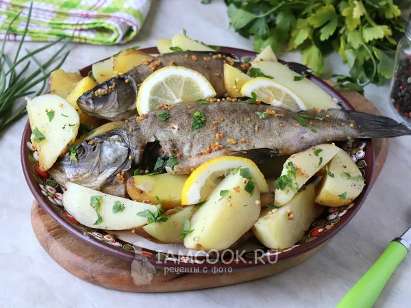 Фото блюда: Линь с картошкой в духовке