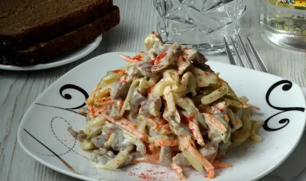 Фото блюда: Салат из куриных желудков с маринованным огурцом
