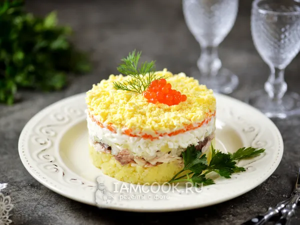 Фото блюда: Салат Мимоза со скумбрией горячего копчения