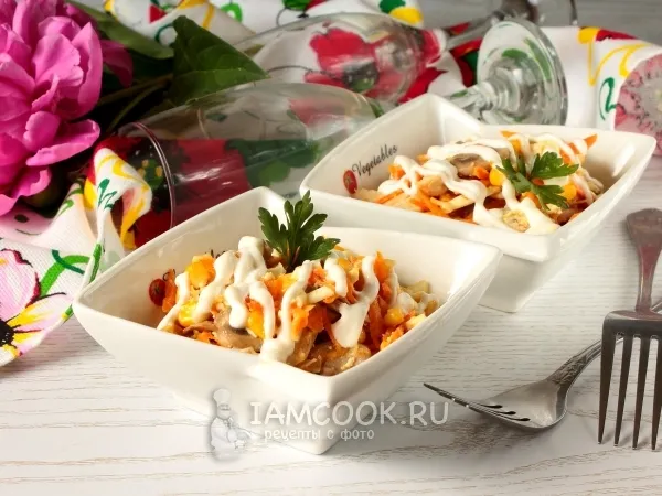 Фото блюда: Салат с грибами, курицей и яйцами