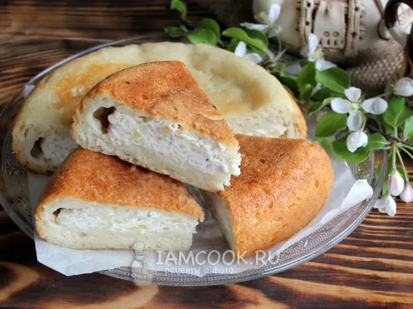 Фото блюда: Пирог с курицей и картошкой в мультиварке