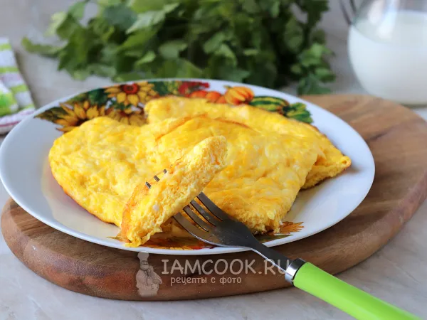 Фото блюда: Омлет с сулугуни на сковороде