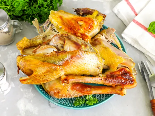 Фото блюда: Домашний петух в духовке целиком