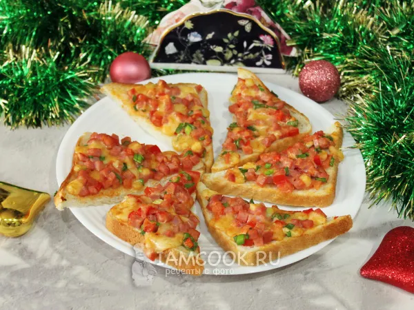 Фото блюда: Горячие бутерброды на Новый год