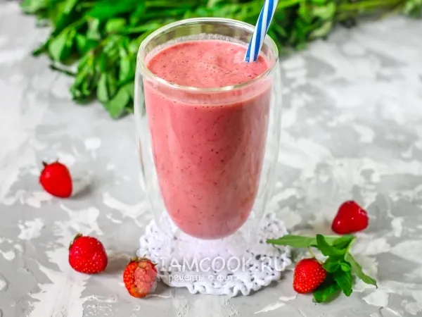 Фото блюда: Клубничный смузи с медом (на кефире)