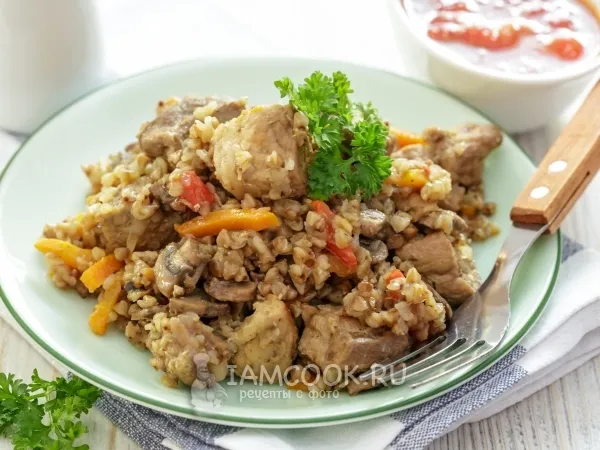 Фото блюда: Свинина с гречкой, грибами и овощами