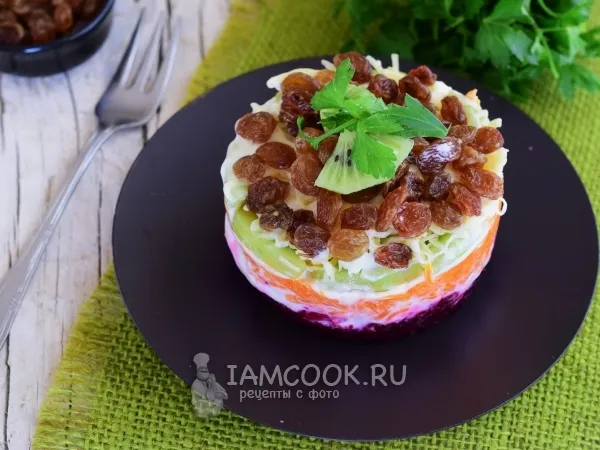 Фото блюда: Салат из свеклы, моркови и сыра