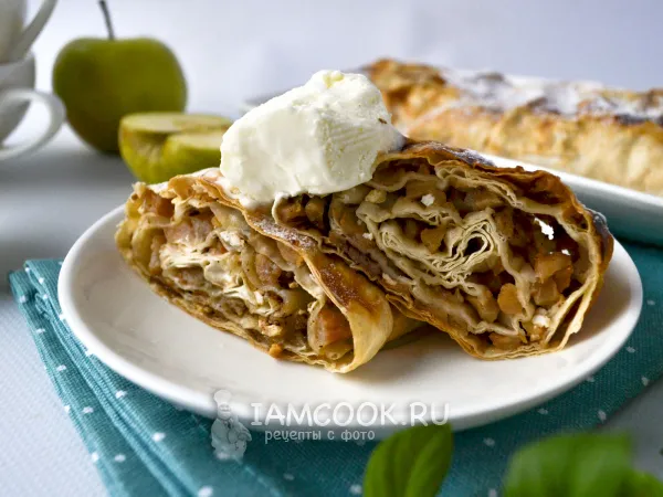 Фото блюда: Штрудель с яблоками из лаваша с творогом