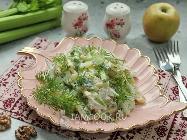 Фото блюда: Салат с индейкой и сельдереем