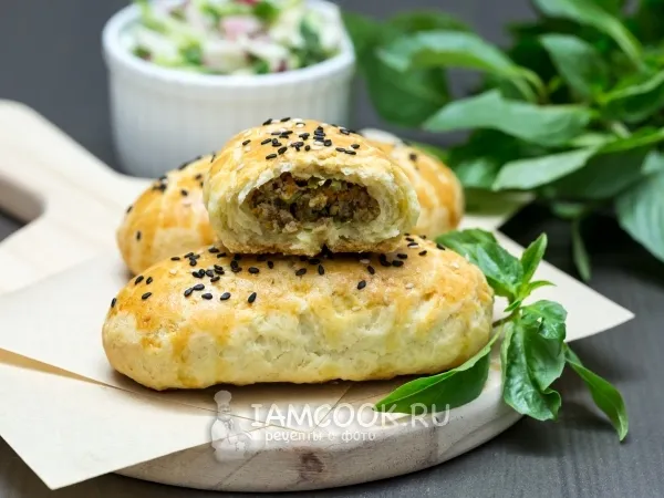 Фото блюда: Бездрожжевые пирожки с мясом в духовке